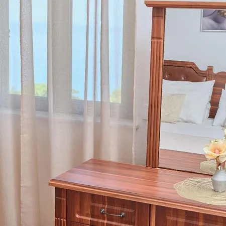 House Roza * Podstrana