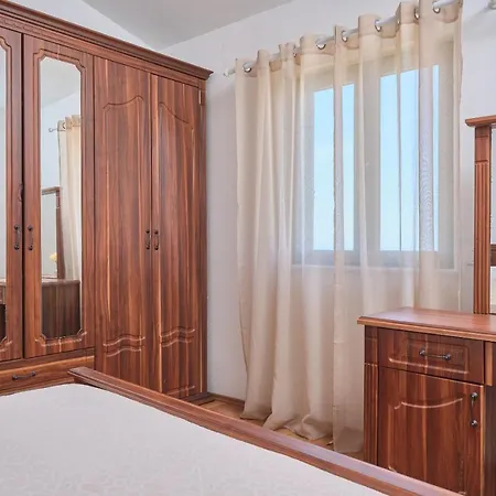 House Roza