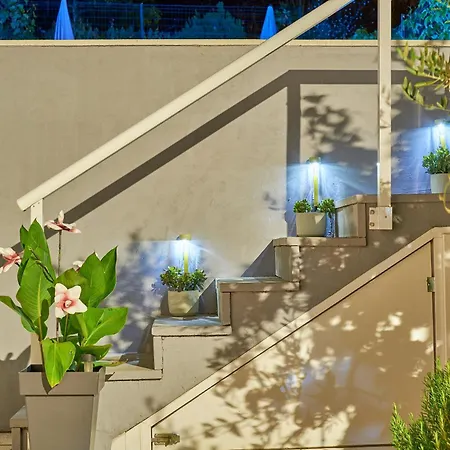 House Roza Semesterbostad