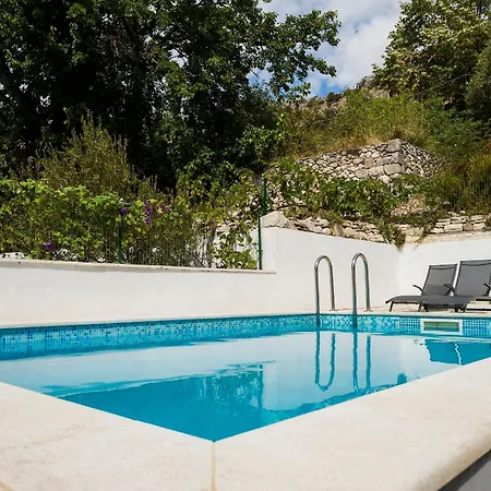 House Da24 *