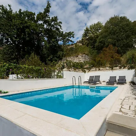 House Da24 Подстрана